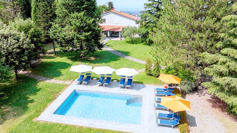 Children-friendly villa with yard, private pool & barbecue | Garden view | Pets allowed in Sarteano