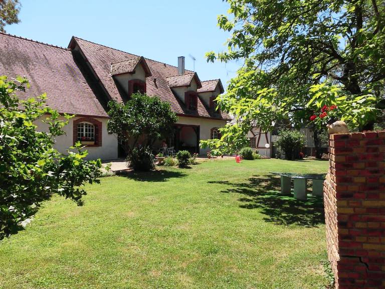 Bed and breakfast with terrace, fast internet & yard | Garden view | Pets are welcome — photo 3