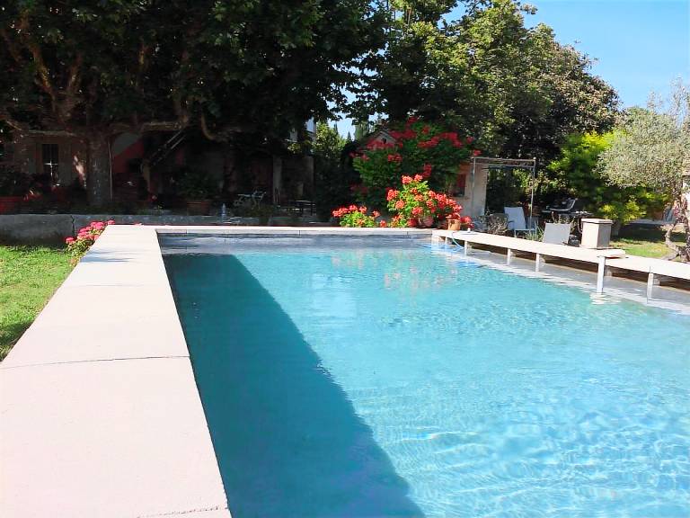 Gite with grill, hot tub & patio — photo 2