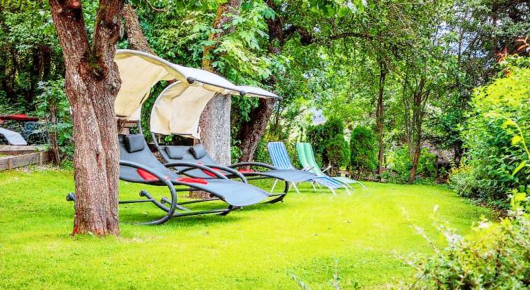 Holiday apartment with grill & yard — photo 4