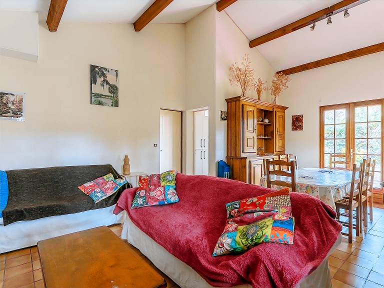 Spacious Landaise Home in Arcachon - 4 Bedrooms, Large Terrace, BBQ, Near Beaches and Nature Activities — photo 4