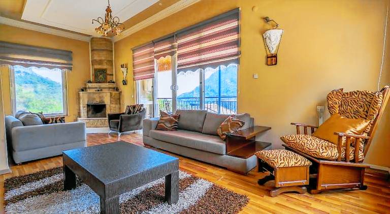 Villa with jacuzzi & pool in Konyaalti