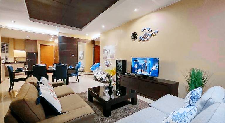 Villa with pool — photo 3