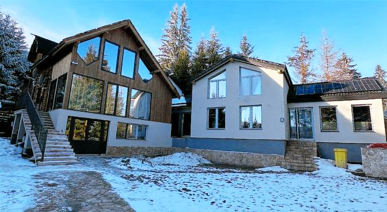 House with terrace, BBQ & jacuzzi in Sibiu