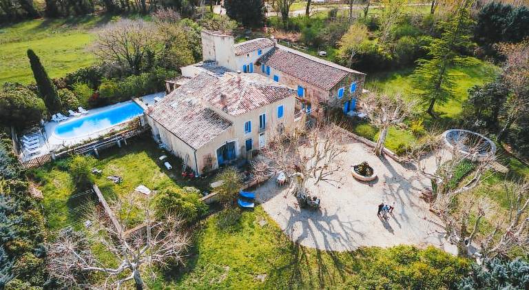 House with pool, garden & patio — photo 4