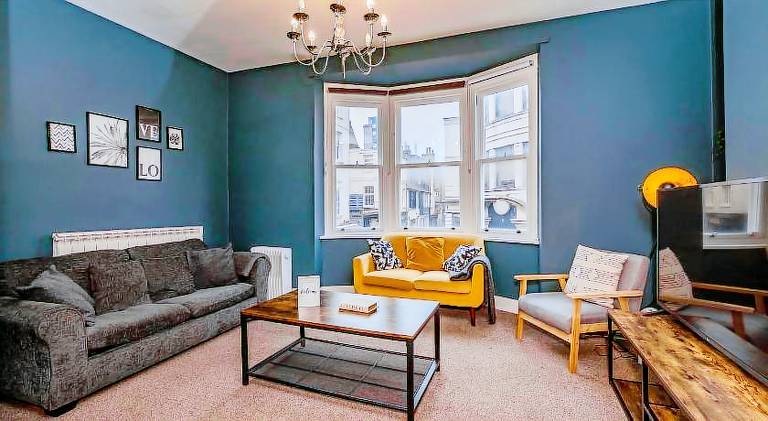 Central Three Bedroom Flat I Sleep Upto 9 Guests in Brighton