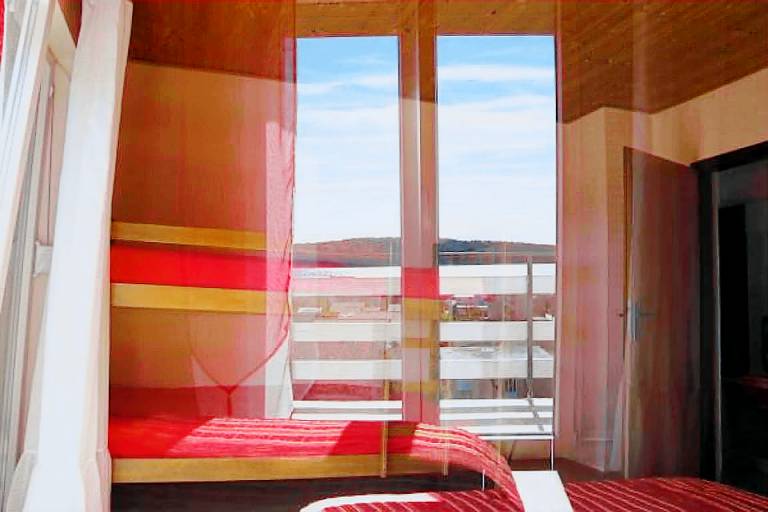 Fully equipped apartment with patio, pool & barbeque | Sea view | Dogs allowed — photo 3