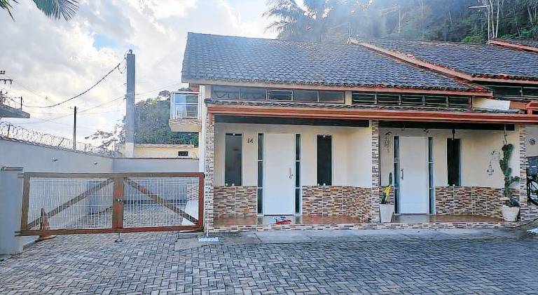 Nice vacation home with pool | Pets allowed in Caraguatatuba