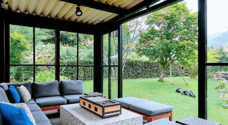 Villa with hot tub, yard & barbeque — photo 3