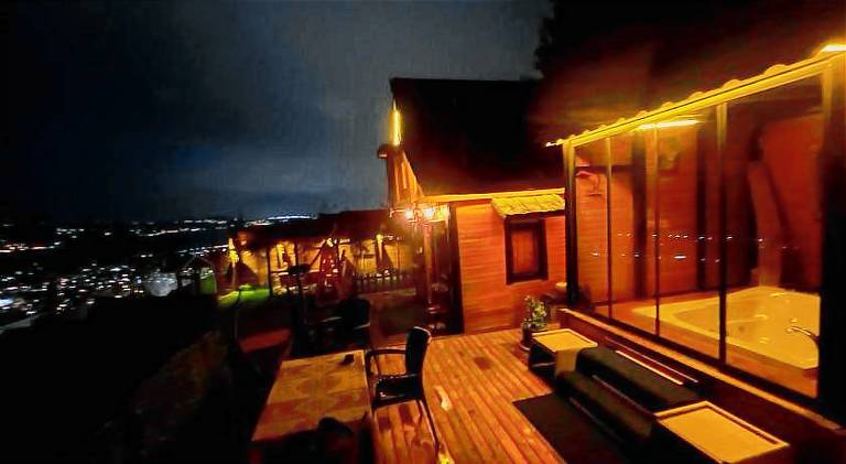 Chalet with pool — photo 3
