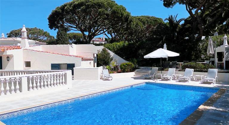 Villa with yard, terrace & private pool | Perfect for remote work — photo 3