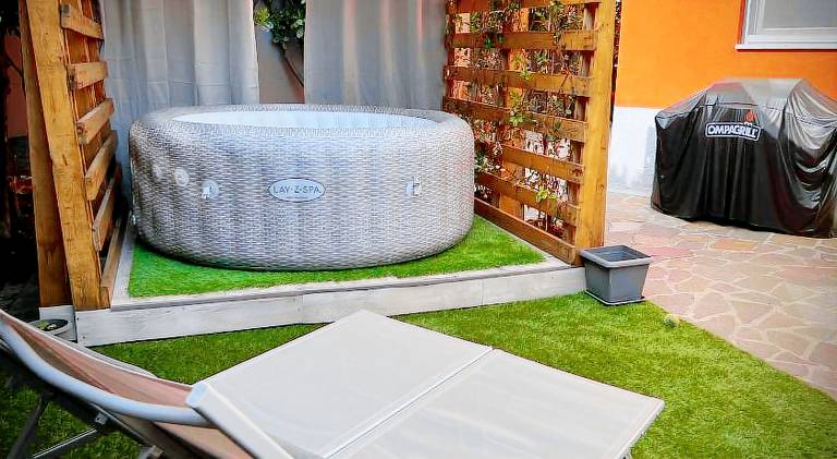 Rental apartment with jacuzzi — photo 5
