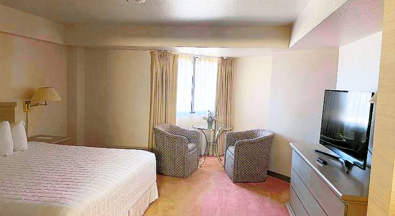 Ramada by Wyndham Viscount Suites Tucson East — photo 2
