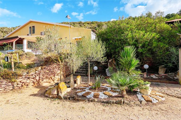Vacation Home 'Il Lentischio - Rosmarino' in Cala Lunga 200 Metres from the Sea — photo 4