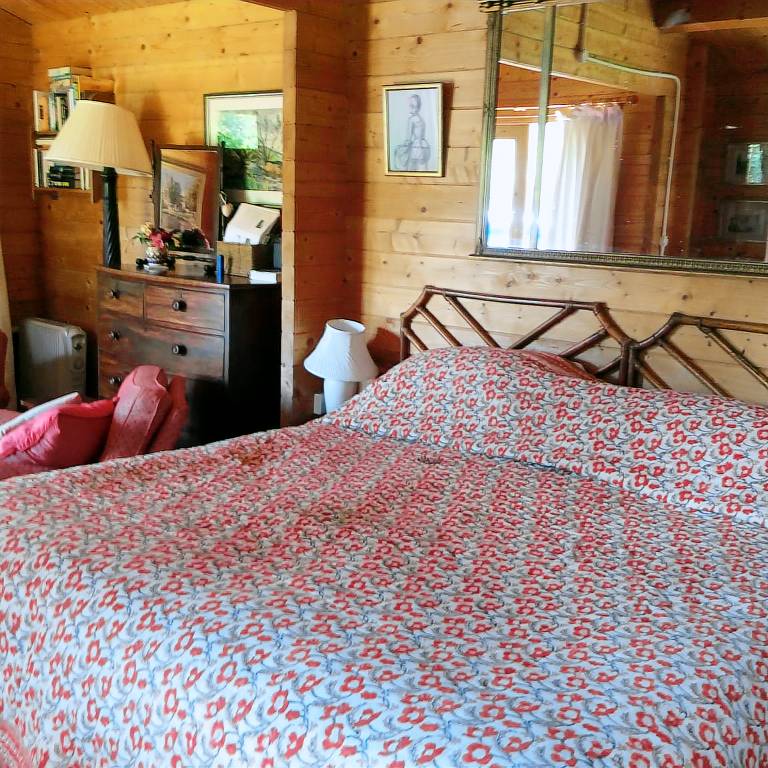 Cabin with yard — photo 4