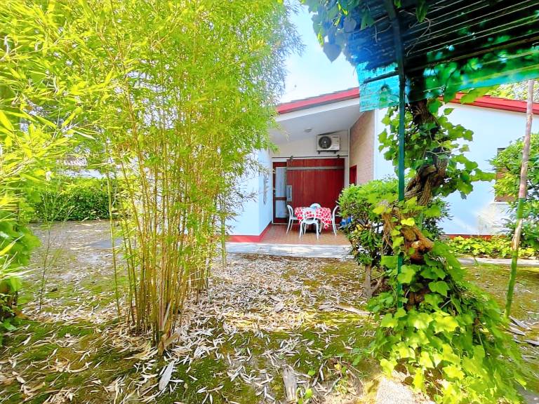 Ferienhaus mit Hund inBibione Pineda, Italienische Adriaküste  f&uuml;r max. 4 Personen