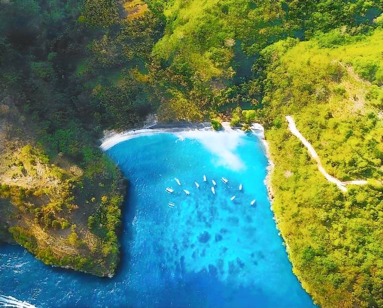 Beach House on Gamat Bay in Penida Island