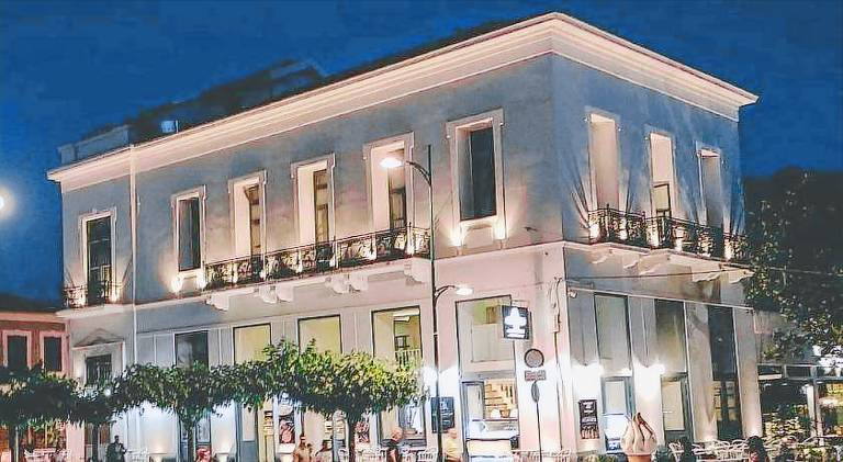 Panellinion Luxury Rooms in Kalamata