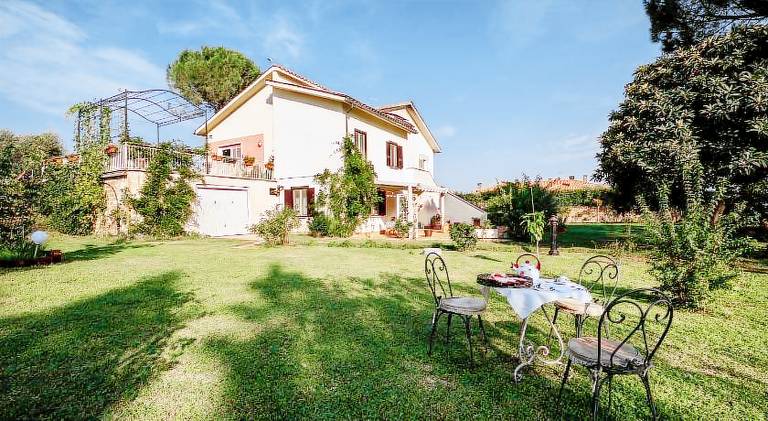 Vacation home with 2 rooms for 6 persons in Viterbo
