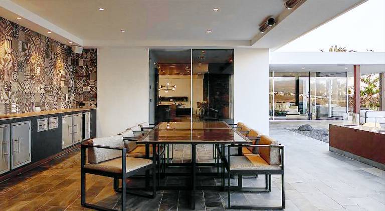 Villa with terrace, yard & grill — photo 4