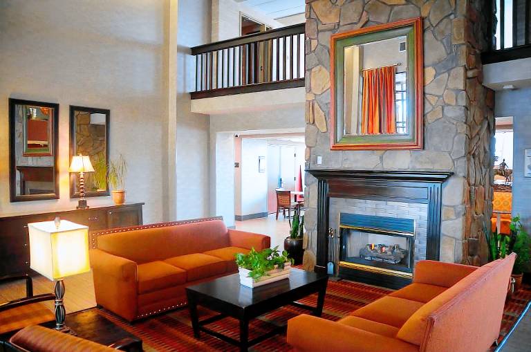Hampton Inn & Suites Flagstaff-West/NAU — photo 2