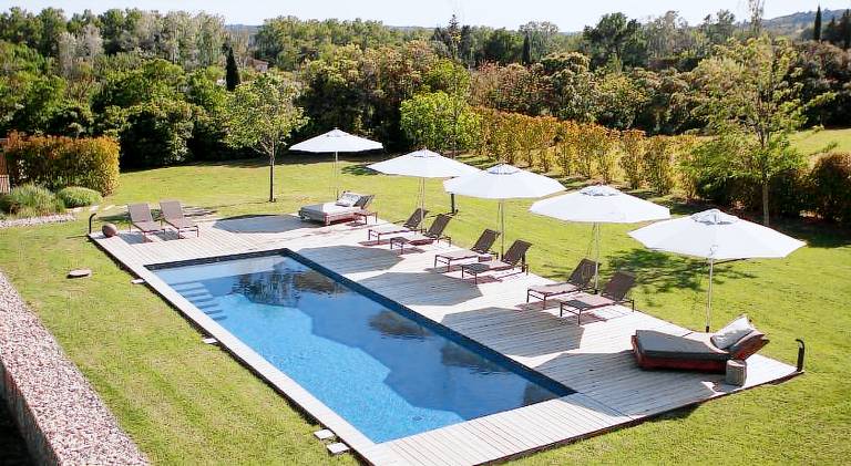 Lodge with pool, terrace & hot tub | Dogs allowed — photo 3
