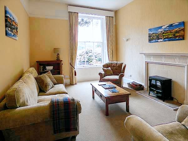 Cottage with yard & terrace | Beach view — photo 4
