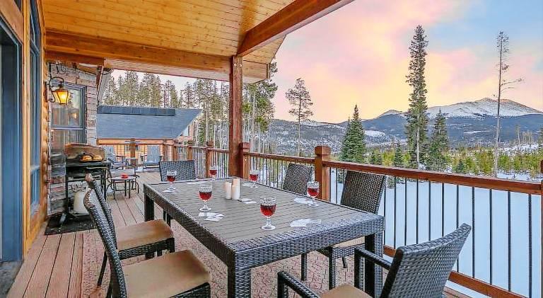 House with yard, hot tub & barbeque — photo 4