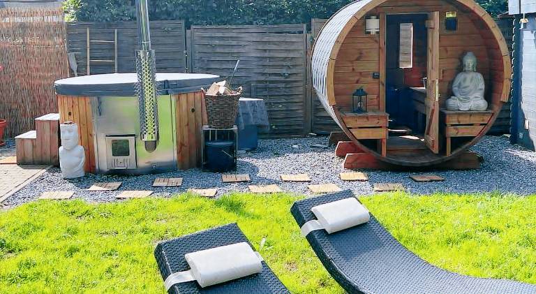 Vacation home with jacuzzi in Namur