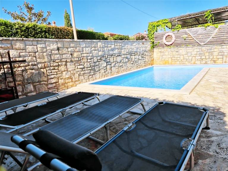 House with garden, patio & barbecue — photo 3