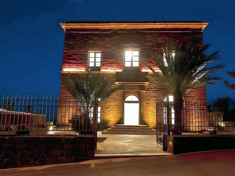 Rental apartment with pool, sauna & garden in Pantelleria