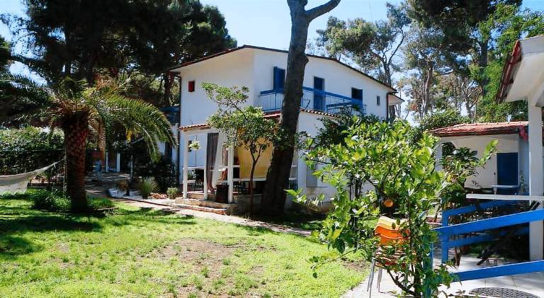 Holiday apartment with garden, terrace & BBQ in Peschici