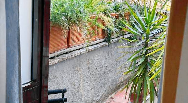 Holiday apartment with BBQ, garden & terrace — photo 5