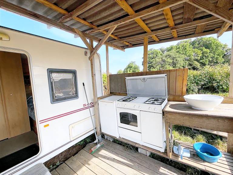 Caravan 'Vue Sur L'étang' with Lake View, Shared Pool and Private Terrace — photo 5