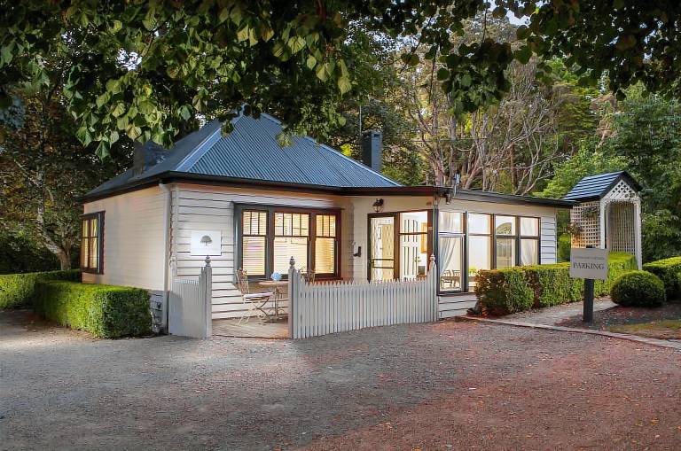 Cottage Ferntree Gully