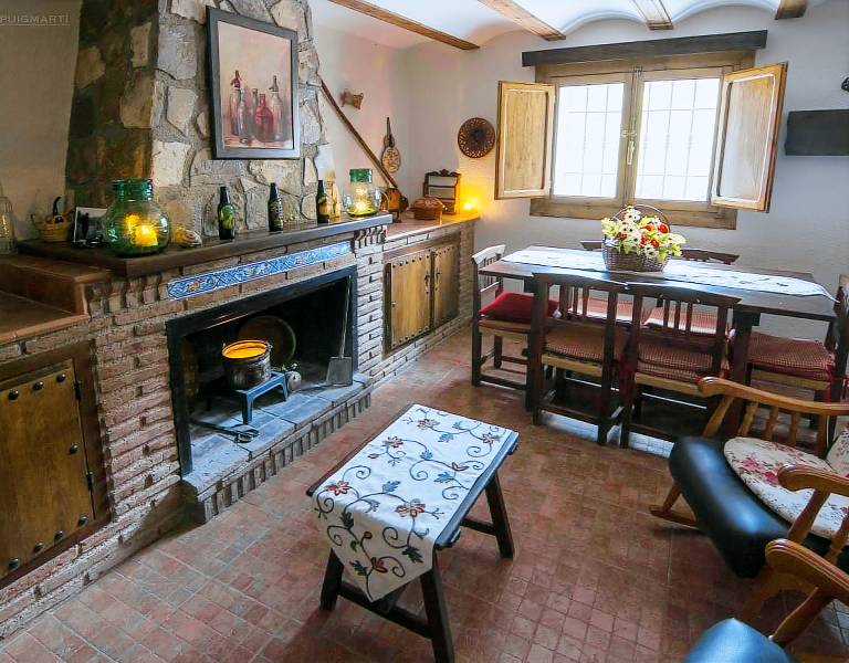 Vacation home with garden, BBQ & patio | Mountain view | Pets allowed — photo 4