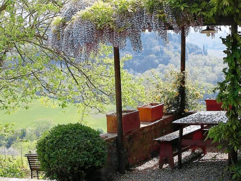 Vacation home with patio, BBQ & pool | Pet-friendly — photo 5