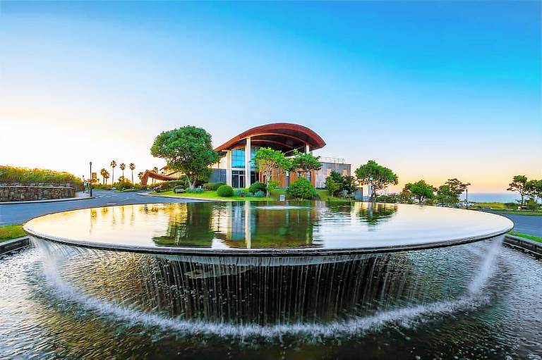 Camphortree Hotel & Resort