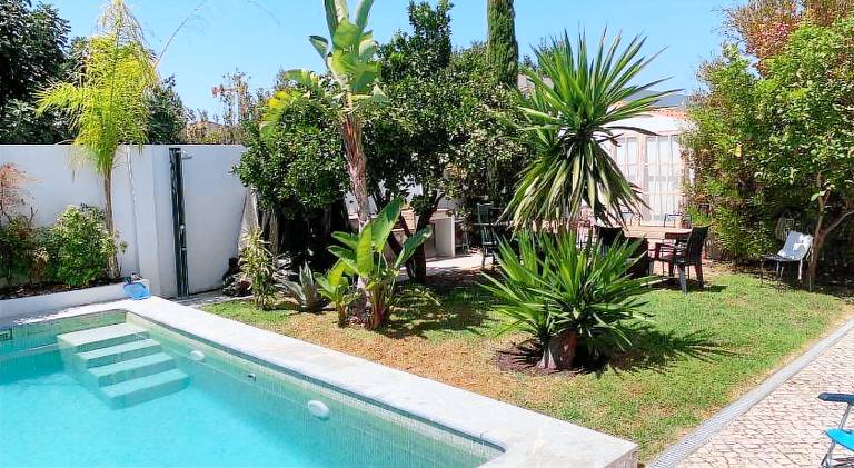 Villa with pool in Sao Lourenco