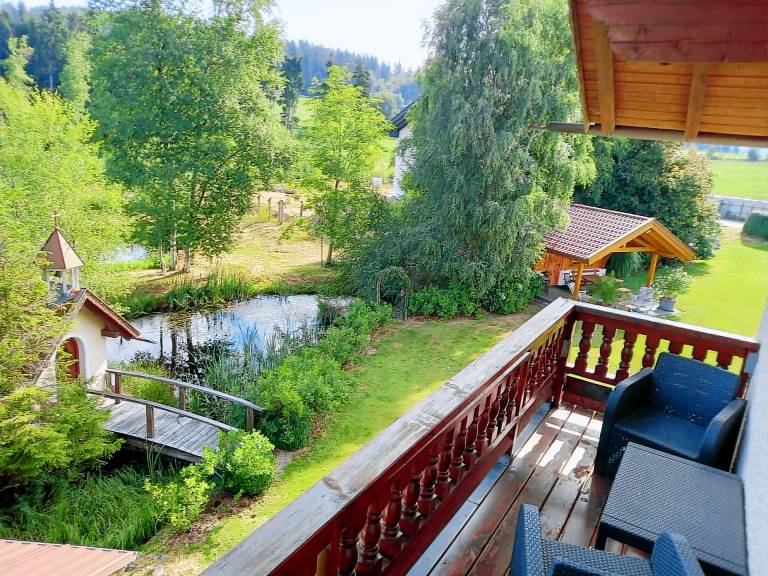 Gro&szlig;e Ferienwohnung mit Balkon