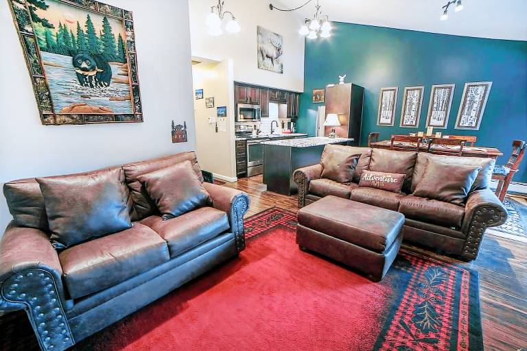 Condo with pool & terrace in Estes Park, CO
