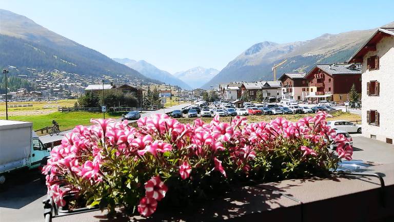 Holiday Apartment "Arcobaleno Bianco" with Mountain View, Wi-Fi & Garden — photo 3