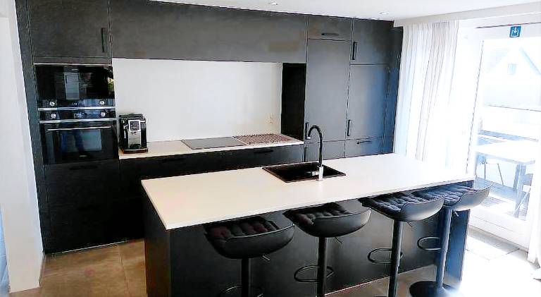 Rental apartment with patio & yard — photo 3