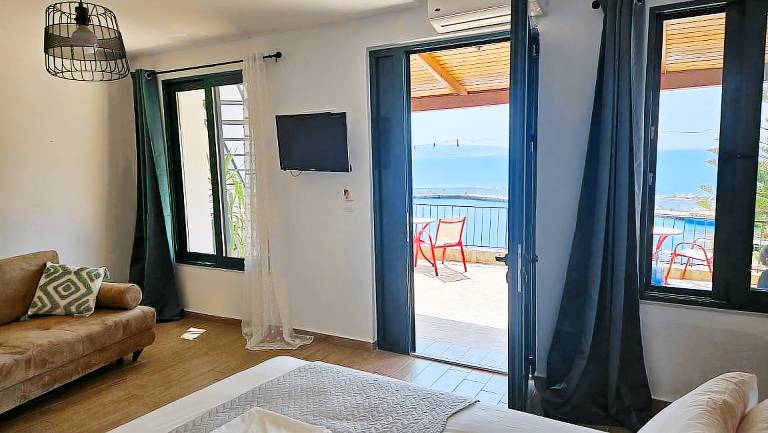 Pleasant bed and breakfast with terrace | Sea view | Beach nearby | Pet-friendly — photo 2