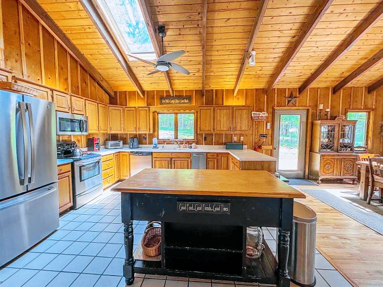 Amazing Outdoor! Tons of Seating, Hot Tub, Fire Pit More — photo 4