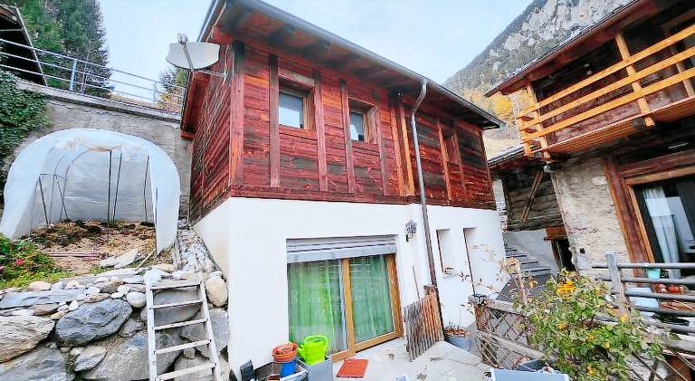 Chalet with pool in Bagnes