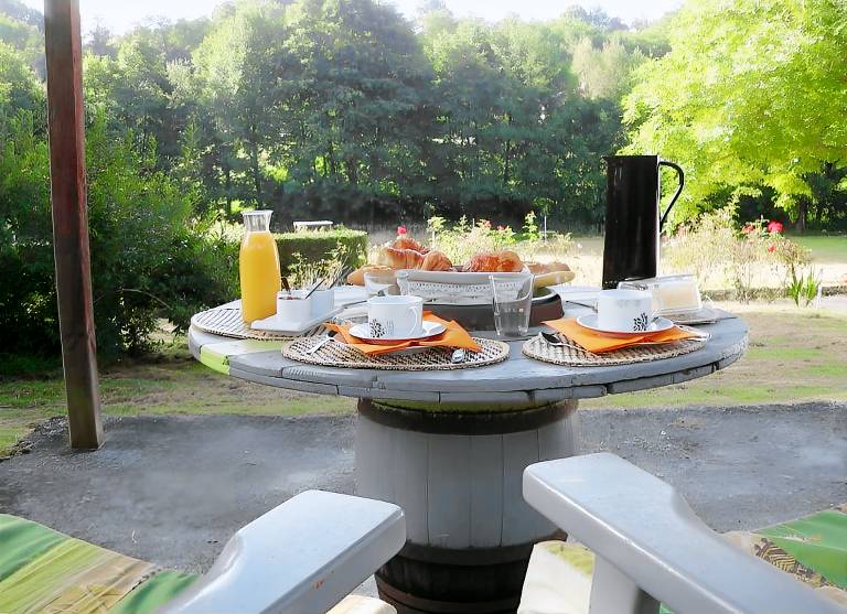 Bed & breakfast with fast internet, yard & terrace | River view — photo 2