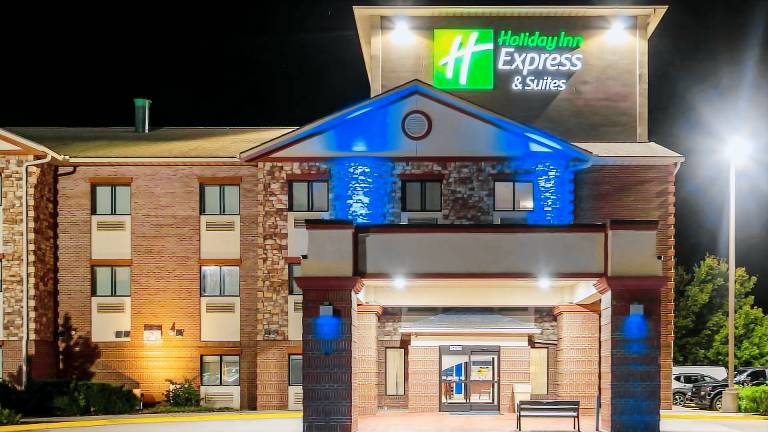 Holiday Inn Express and Suites Olathe South By IHG — photo 2