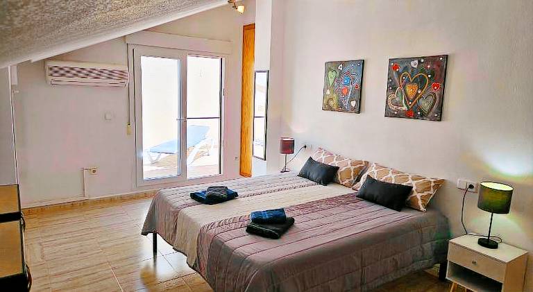 Fully equipped house with patio & yard | Suitable for remote work | Pets allowed — photo 2