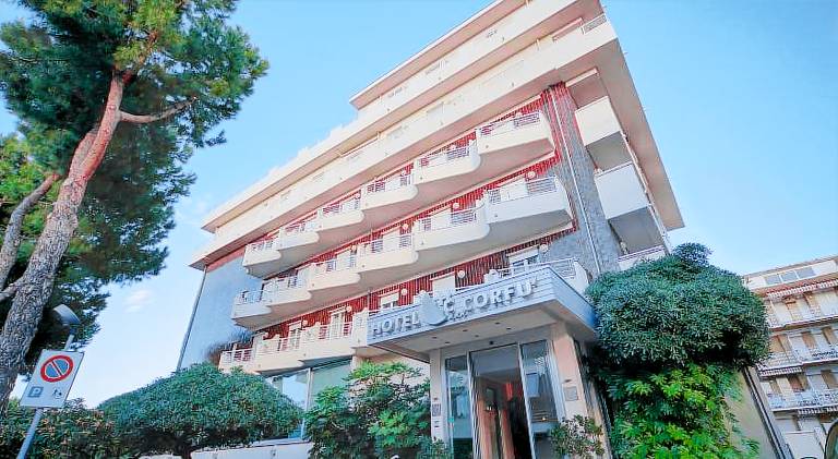 Hotel Corfu in Pineto